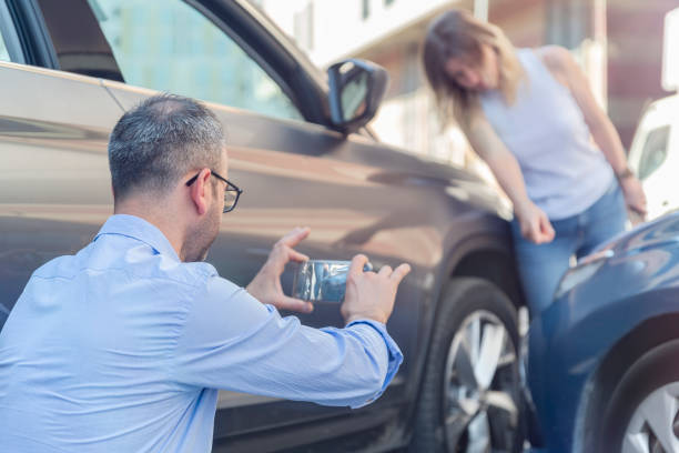 Professional Commercial Auto Insurance technician working in Glencoe, FL